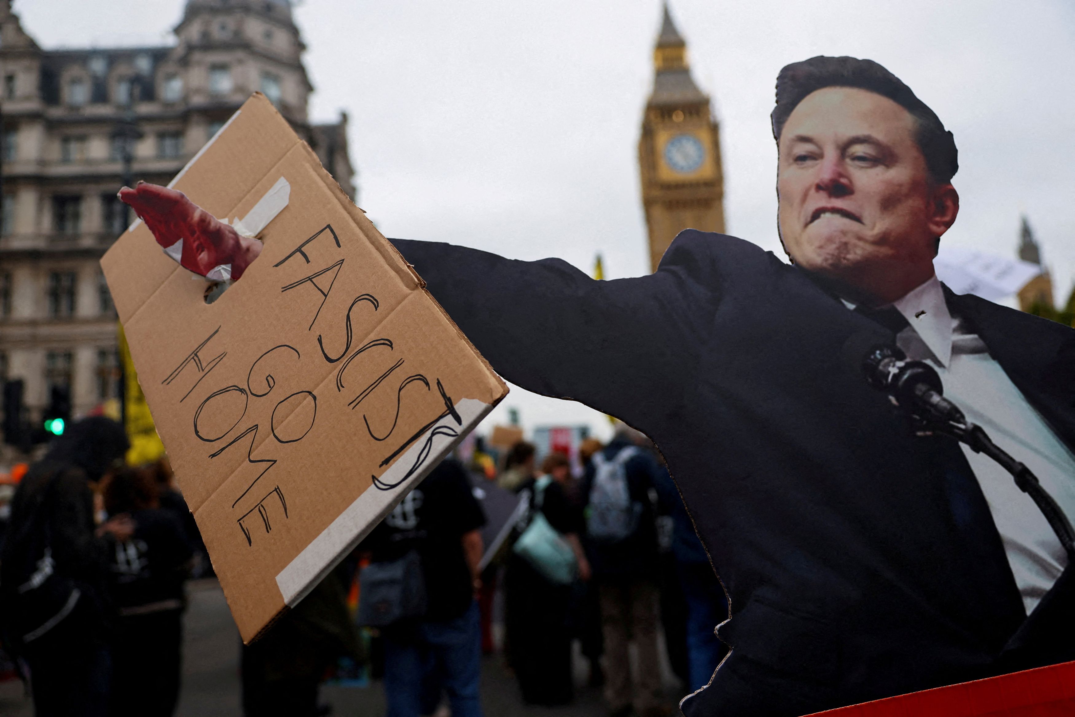 «Ακυρώστε το Netflix για το καλό των παιδιών σας»: Ο Έλον Μασκ σε πόλεμο με την «woke» πλατφόρμα