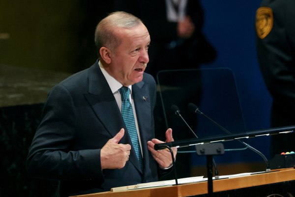 Ο Ερντογάν και το παιχνίδι εξουσίας της Τουρκίας μετά τη συμφωνία του Τραμπ για τη Γάζα