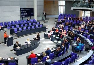 Δημοσκόπηση: Ισχυροποιείται η ακροδεξιά στη Γερμανία, πρώτο το AfD – Δυσαρέσκεια για την κυβέρνηση