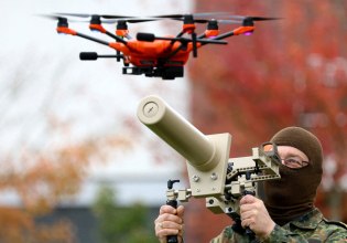 H Ρωσία είναι η μεγαλύτερη απειλή για την Ευρώπη προειδοποιεί ο Μακρόν – «Η Γερμανία θα πρέπει να ετοιμάζεται για το χειρότερο σενάριο» λέει ο Πιστόριους