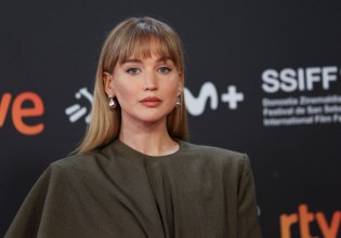 Τζένιφερ Λόρενς: Αποκαλύπτει ότι θα κάνει αυξητική στήθους και δεν αποκλείει το lifting προσώπου