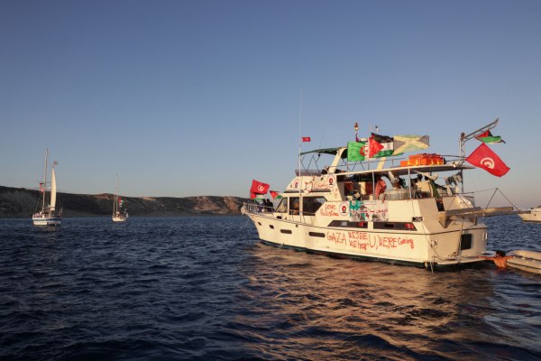 Άγνωστα σκάφη προσέγγισαν το Gaza Sumud Flotilla