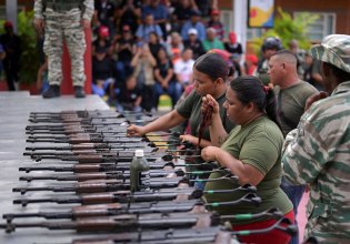 Βενεζουέλα: Ο υπουργός Άμυνας καταγγέλλει πως αμερικανικά μαχητικά αεροσκάφη πλησίασαν τις ακτές της χώρας
