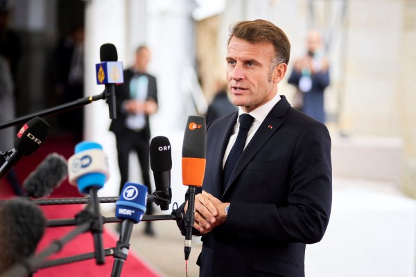 Ο Μακρόν θα επικαιροποιήσει το πυρηνικό δόγμα – Καλεί και άλλες χώρες να επωφεληθούν από τη γαλλική ομπρέλα