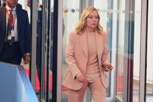 Μελόνι: Η προμήθεια όπλων στο Ισραήλ τη φέρνει αντιμέτωπη με το ΔΠΔ – Θα κατηγορηθεί για συνέργεια σε γενοκτονία;