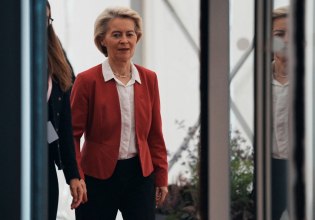 Σοσιαλιστές και ΕΛΚ απειλούν να καταψηφίσουν τον προϋπολογισμό – Ξανά στριμωγμένη η πρόεδρος της Κομισιόν