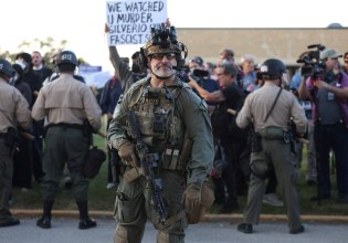 Τι μας λέει η επιδρομή της υπηρεσίας μετανάστευσης στο Σικάγο για τον Τραμπισμό