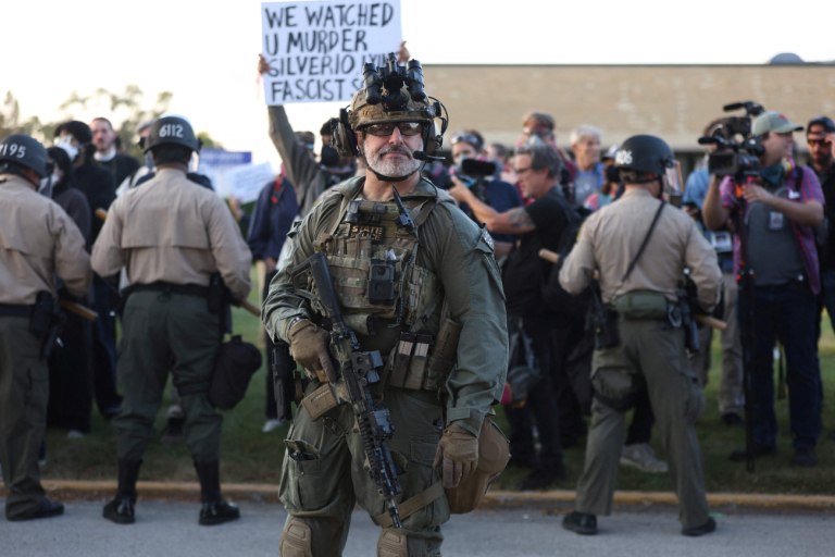 Τι μας λέει η επιδρομή της υπηρεσίας μετανάστευσης στο Σικάγο για τον Τραμπισμό