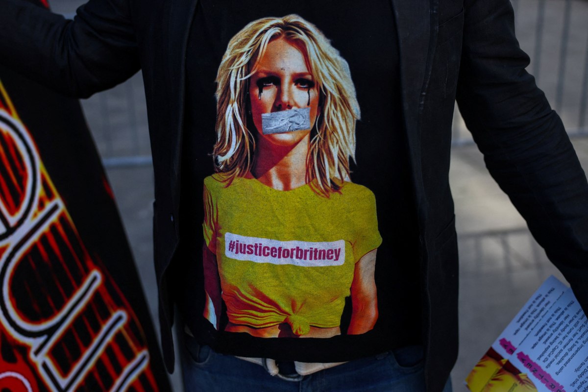 Μπρίτνεϊ Σπίαρς: Εκτός ελέγχου μετά τους ισχυρισμούς του Φέντερλαϊν – Βίντεο τη δείχνει να οδηγεί επικίνδυνα