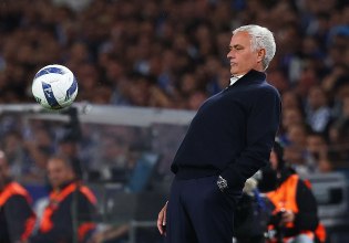 Οι οπαδοί της Πόρτο πέταξαν αντικείμενα στον Μουρίνιο – Η αντίδραση του Πορτογάλου τεχνικού της Μπενφίκα