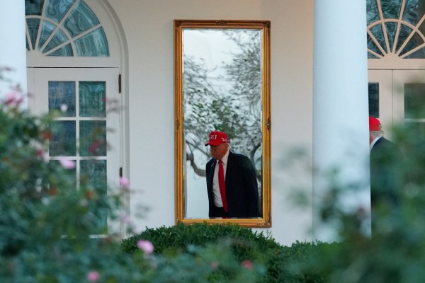 Shutdown: Ο πρόεδρος Τραμπ βάζει στο τραπέζι τις μαζικές απολύσεις δημοσίων υπαλλήλων