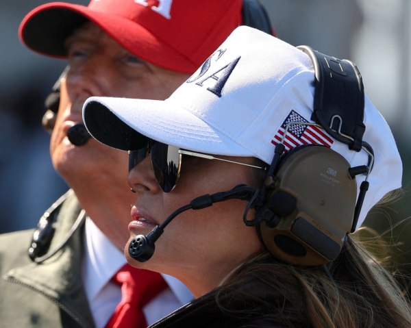 «Melania»: H επιστροφή της Πρώτης Κυρίας σε σκηνοθεσία του «περήφανου Σιωνιστή» Μπρετ Ράτνερ