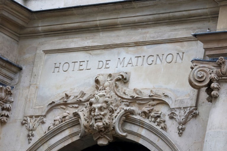 Γαλλία: Παζάρια έως την ύστατη στιγμή ενώ περιορίζονται οι πιθανότητες για σχηματισμό κυβέρνησης