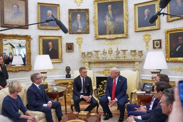 Ντόναλντ Τραμπ: Η Ισπανία θα έπρεπε να εκδιωχθεί από το ΝΑΤΟ