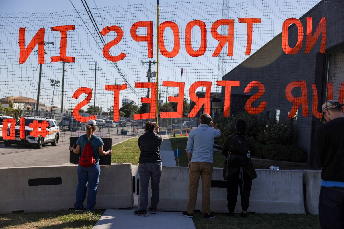 Δικαστικό μπλόκο στην απόφαση Τραμπ για ανάπτυξη Εθνοφρουράς και στο Ιλινόι