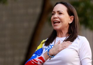 Νόμπελ Ειρήνης: Η Βενεζουελάνα νικήτρια το αφιερώνει στον Τραμπ, που βυθίζει βάρκες με συμπατριώτες της