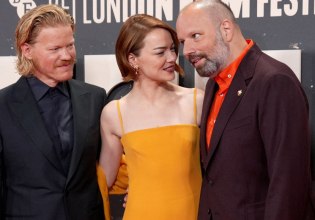 «Bugonia»: H Έμα Στόουν και ο Τζέσι Πλίμονς αποκαλύπτουν την αγαπημένη τους θεωρία συνωμοσίας (εκτός οθόνης)