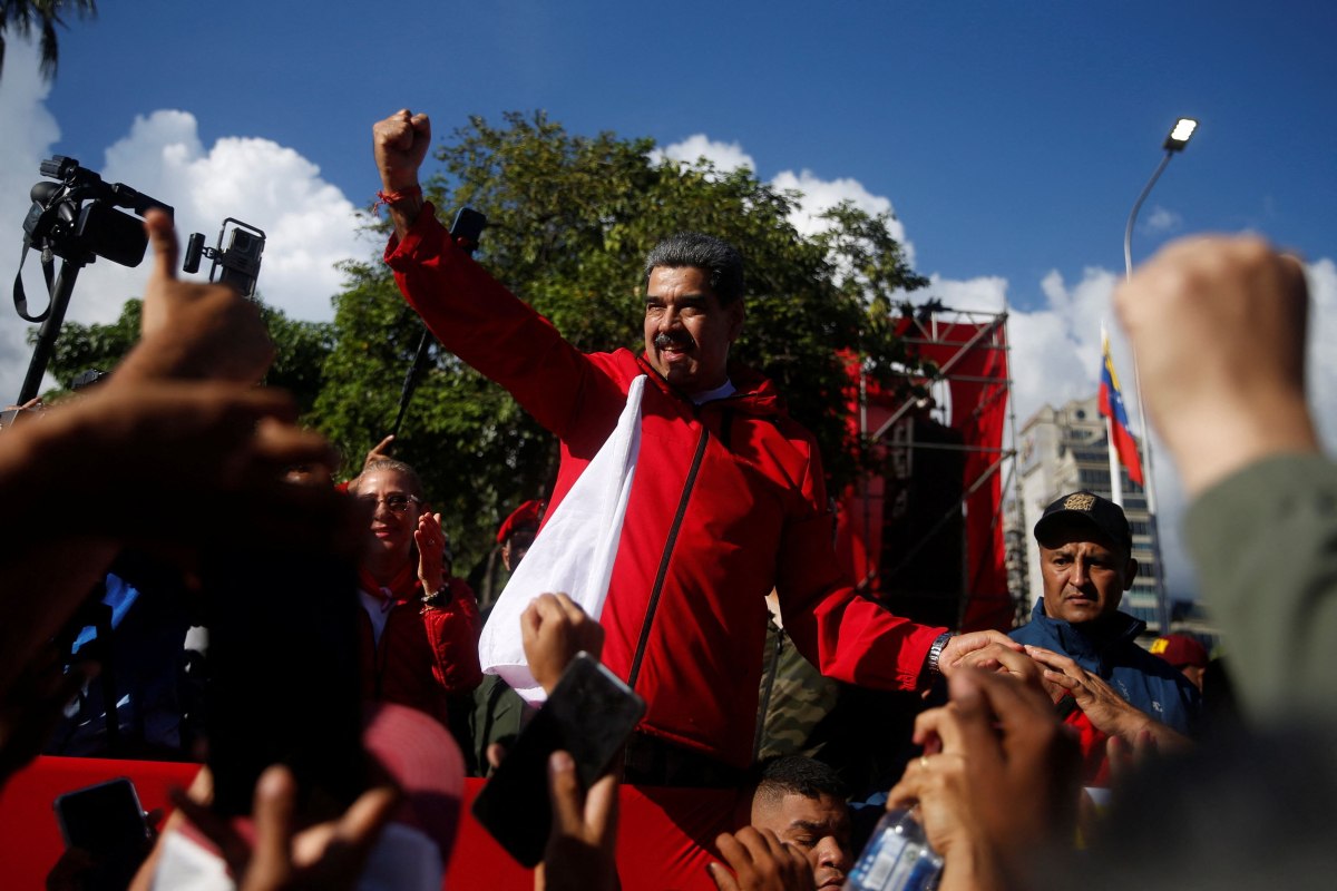 Ο Μαδούρο κατηγορεί τον Τραμπ ότι πιέζει για αλλαγή καθεστώτος στη Βενεζουέλα – Πού αλλού «χώνει τη μύτη του»;