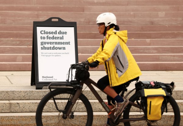 ΗΠΑ: Ξεκίνησαν οι μαζικές απολύσεις λόγω shutdown – Ποιοι οργανισμοί πλήττονται