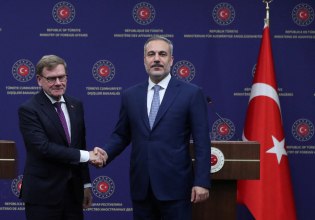 Για τα εξοπλιστικά, την Ουκρανία, την Γάζα και την ένταξη στην ΕΕ μίλησαν οι ΥΠΕΞ Γερμανίας και Τουρκίας