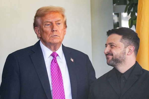 Ζελένσκι: «Καλός συμβιβασμός» το σχέδιο του Τραμπ να σταματήσουν οι μάχες στις τωρινές γραμμές του μετώπου