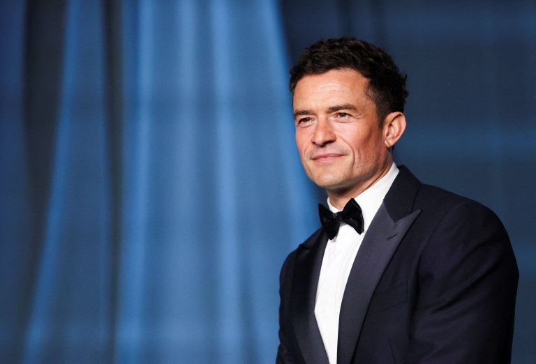 Μία σου και μία μου: Ποια είναι η μυστηριώδης μελαχρινή με τον Ορλάντο Μπλουμ;