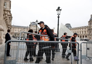 Λούβρο: Τι λένε δύο ελληνόπουλα που βρέθηκαν μπροστά στη ληστεία