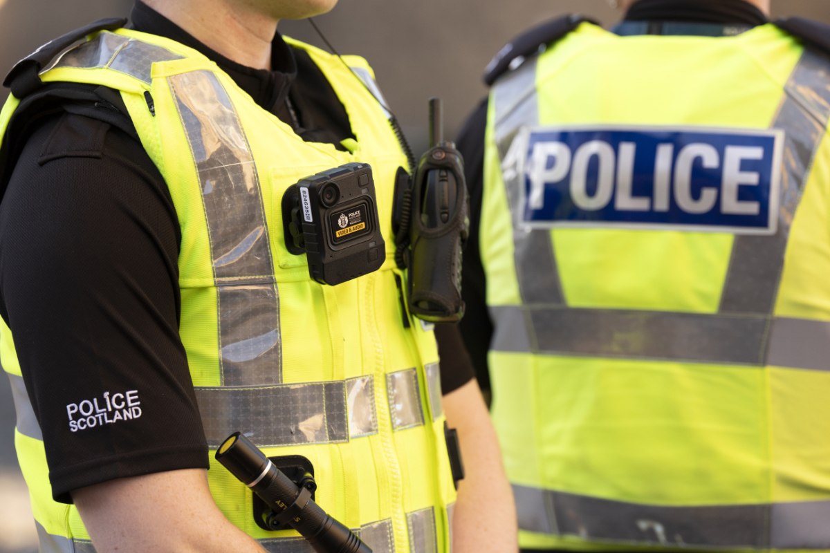 Φρίκη στη Γαλλία: Κρατούσαν φυλακισμένη γυναίκα σε γκαράζ – Κοιμόταν σε ξαπλώστρα, έτρωγε απορρυπαντικό