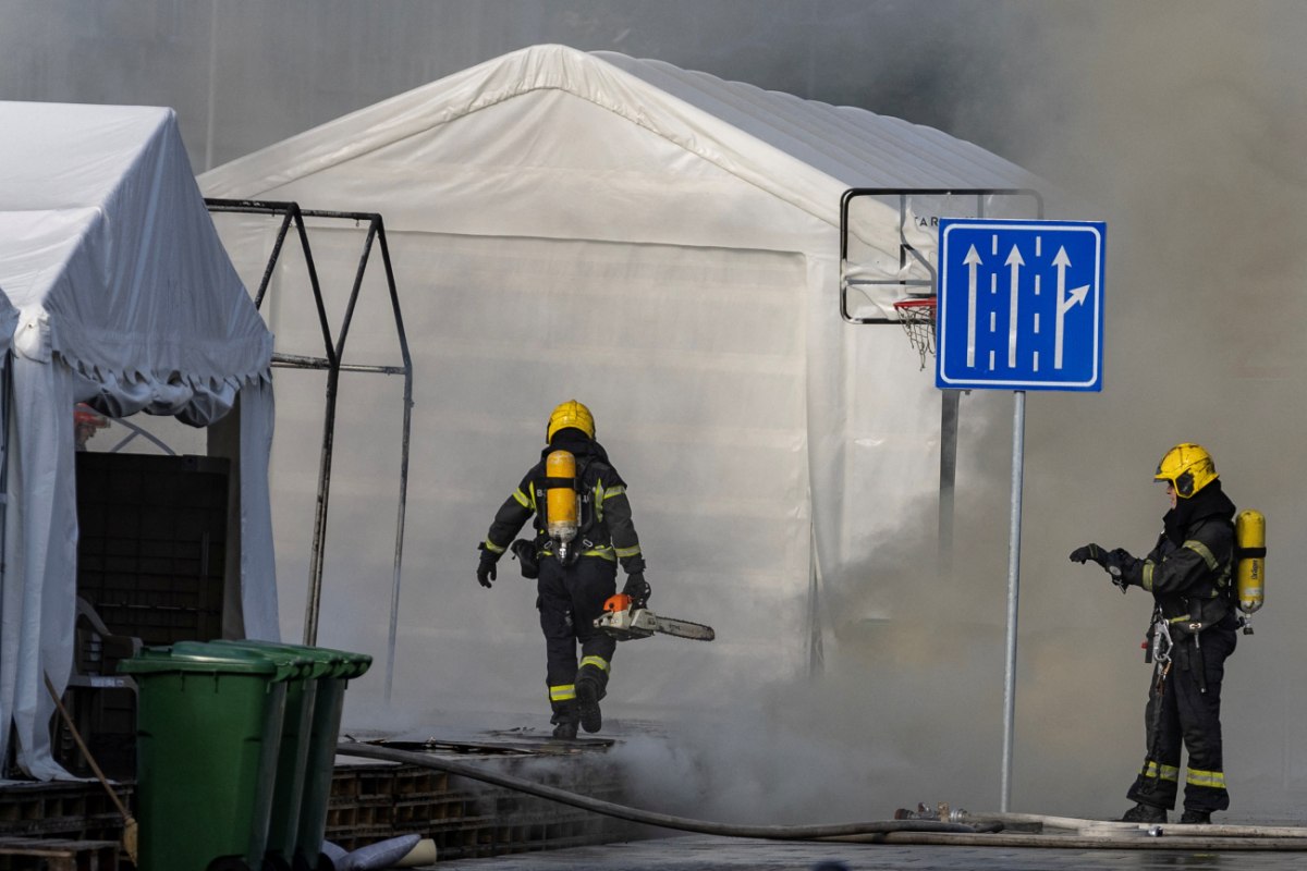 Σερβία – Βούτσις: «Τρομοκρατική ενέργεια με πολιτικά κίνητρα» οι πυροβολισμοί κοντά στο κοινοβούλιο
