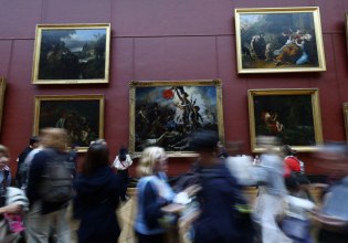 Το Λούβρο ανοίγει ξανά την ώρα που οι γερουσιαστές «ανακρίνουν» την διευθύντριά του για την αποτυχία