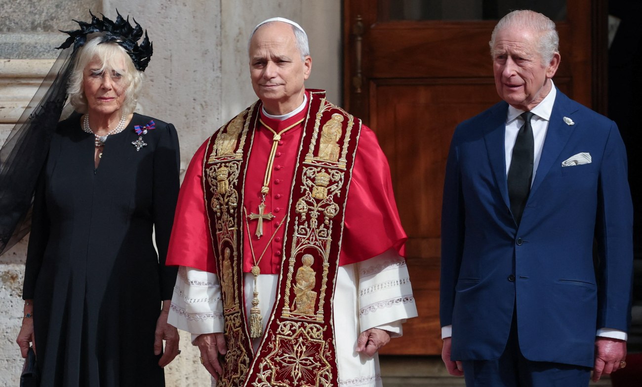 Μαζί προσευχήθηκαν ο Πάπας Λέων και ο βασιλιάς Κάρολος στο Βατικανό [Φωτογραφίες και βίντεο]