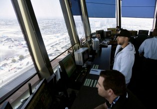 Διακοπή πτήσων σε ένα από τα μεγαλύτερα αεροδρόμια του κόσμου λόγω έλλειψης ελεγκτών