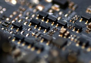 Η τεχνητή νοημοσύνη σηκώνει μπαϊράκι και μας λέει αυτά που θέλουμε να ακούμε…