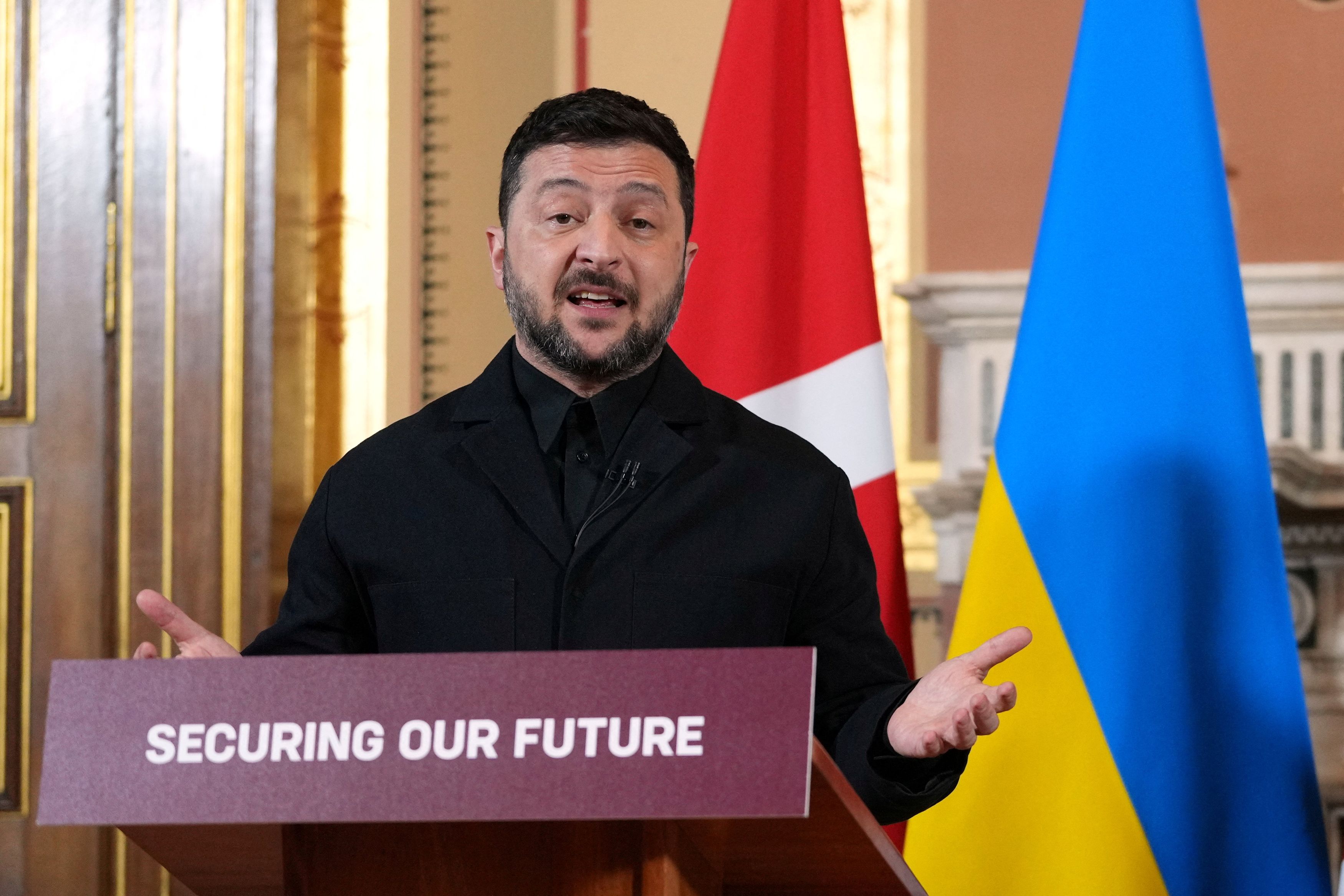 Ζελένσκι: Δηλώνει έτοιμος για ειρηνευτικές συνομιλίες αλλά ζητά την οικονομική στήριξη της ΕΕ για τρία χρόνια