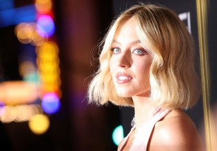 «Ποτέ δεν ξέρεις τι περνά κάποια πίσω από κλειστές πόρτες»: Η Σίντνεϊ Σουίνι, η ενδοοικογενειακή βία και το Christy