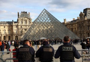 Διάρρηξη στο Λούβρο: Κάμερες ασφαλείας και DNA ξετύλιξαν το νήμα της υπόθεσης – Πώς εντοπίστηκαν οι ύποπτοι