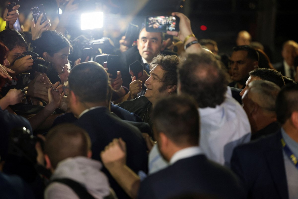 Αργεντινή: «Θα συνεχίσουμε τις μεταρρυθμίσεις», υπόσχεται ο υπερφιλελεύθερος Μιλέι μετά τη σαρωτική νίκη του στις εκλογές