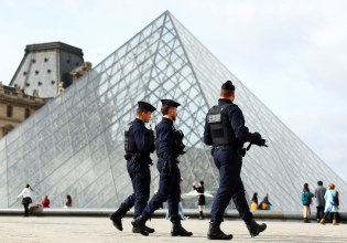 Λούβρο: Τρίτη σύλληψη για τη ληστεία – Προφυλακιστέοι οι δύο κατηγορούμενοι