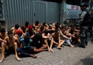 Ρίο ντε Τζανέιρο: Τουλάχιστον 64 νεκροί σε τεράστια αστυνομική επιχείρηση – Συγκλονιστικές εικόνες [βίντεο]