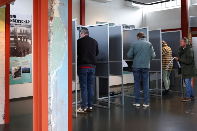 Εκλογές στην Ολλανδία: Στήθος με στήθος η μάχη για την πρωτιά – Βίλντερς και Γέτεν εξασφάλισαν από 26 έδρες