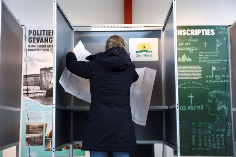 Ολλανδία: Προηγείται το φιλοευρωπαϊκό D66 - Δεύτερος ο ακροδεξιός Βίλντερς