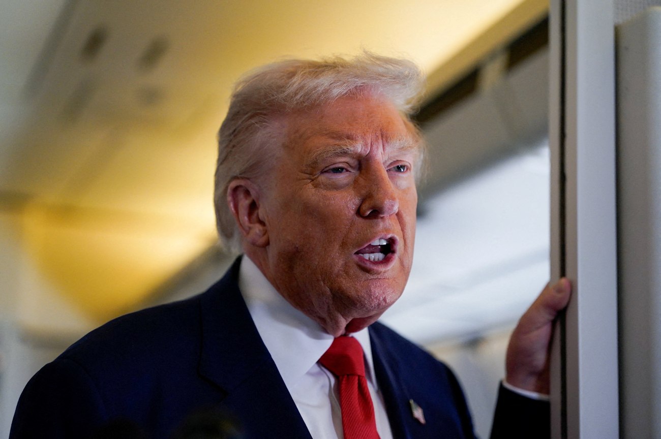 WSJ: Οι ΗΠΑ ετοιμάζονται να βομβαρδίσουν στόχους στη Βενεζουέλα – Διαψεύδει ο Τραμπ