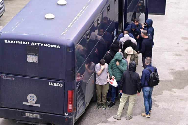 Η πρώτη προφυλάκιση κατηγορούμενου για τις απάτες στον ΟΠΕΚΕΠΕ – Έχει συγγενική σχέση με τον «αρχηγό»