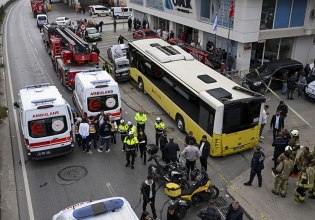 Κωνσταντινούπολη: Μία νεκρή και 4 τραυματίες μετά από πρόσκρουση λεωφορείου σε στάση