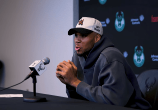 Τι απάντησε ο Αντετοκούνμπο για τις φήμες περί trade στους Νικς