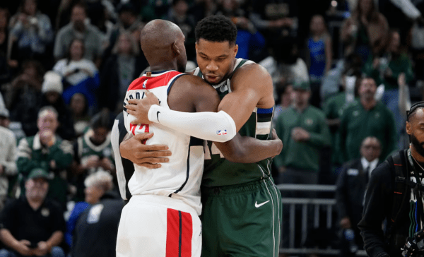 Μπακς – Γουίζαρντς 133-120: Με τρομερό Αντετοκούνμπο, πρεμιέρα με το δεξί για τα «ελάφια»