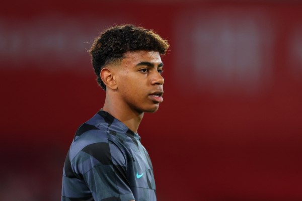 «Μαλλί μπρόκολο»: Το κούρεμα του Λαμίν Γιαμάλ που έγινε μανία στα πιτσιρίκια