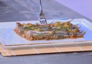 Συνταγή: Γαύρος πλακί με λαχανικά, κάπαρη και ελιές