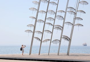 Θεσσαλονίκη: Οι πολυφωτογραφημένες «Ομπρέλες» του Ζογγολόπουλου κατεβαίνουν στην Αθήνα για επισκευές