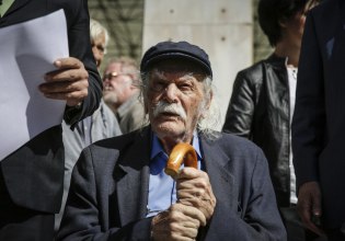 Καμπανάκι για να σωθεί το αρχείο του Μανώλη Γλέζου